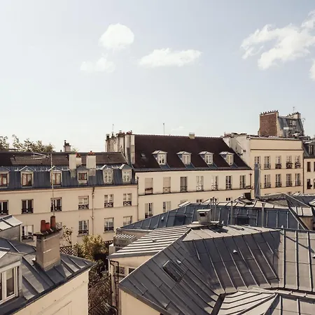 De La Gaite Hotel