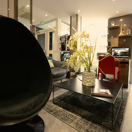 Hotel De La Gaîté París